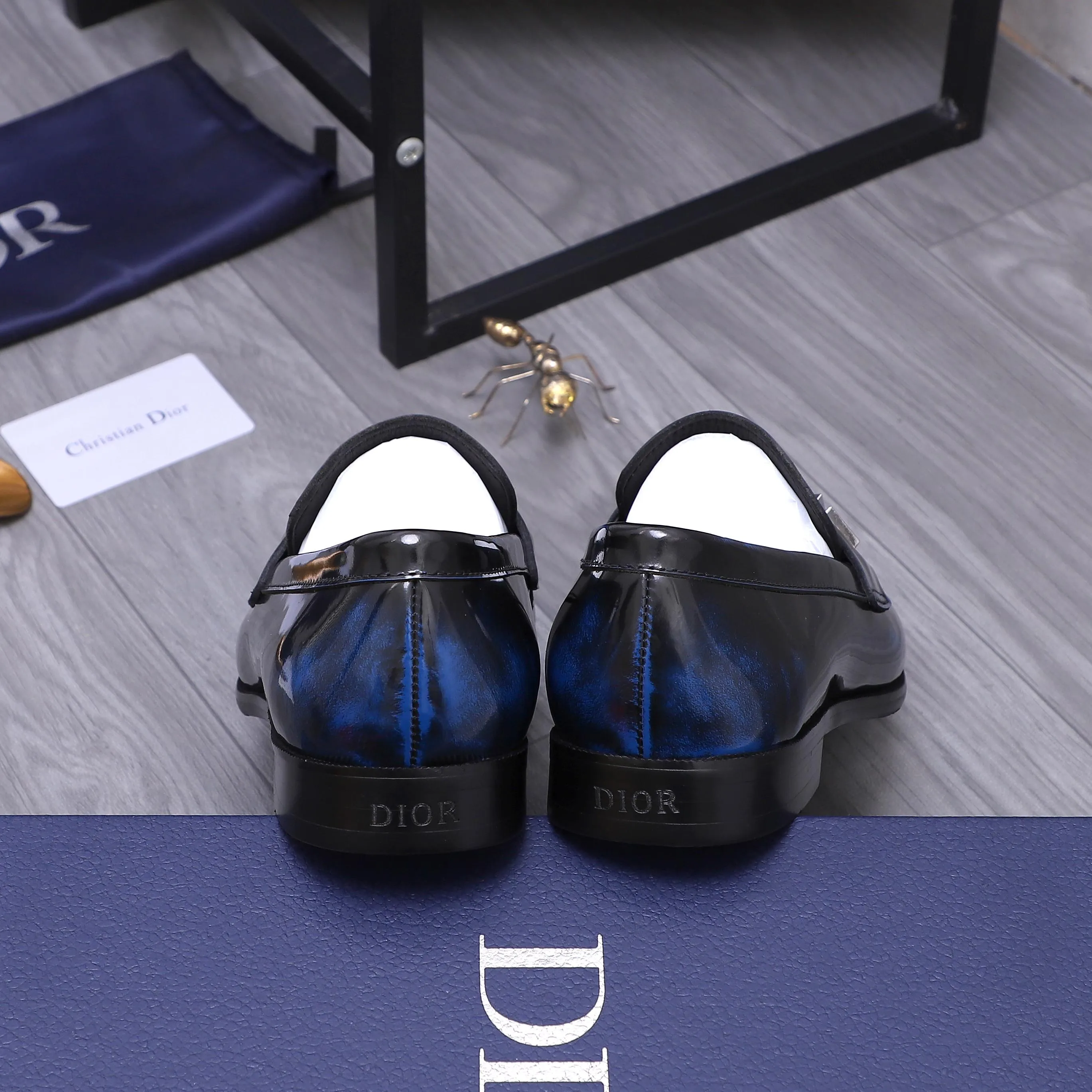 Men's shoes 💰580 Product trademark: Dior "Dior" formal business leather shoes Regular size: 39-45 (45 is custom-made and non-returnable) Product materials: Selected pearlescent polished cowhide upper, cowhide lining, original outsole